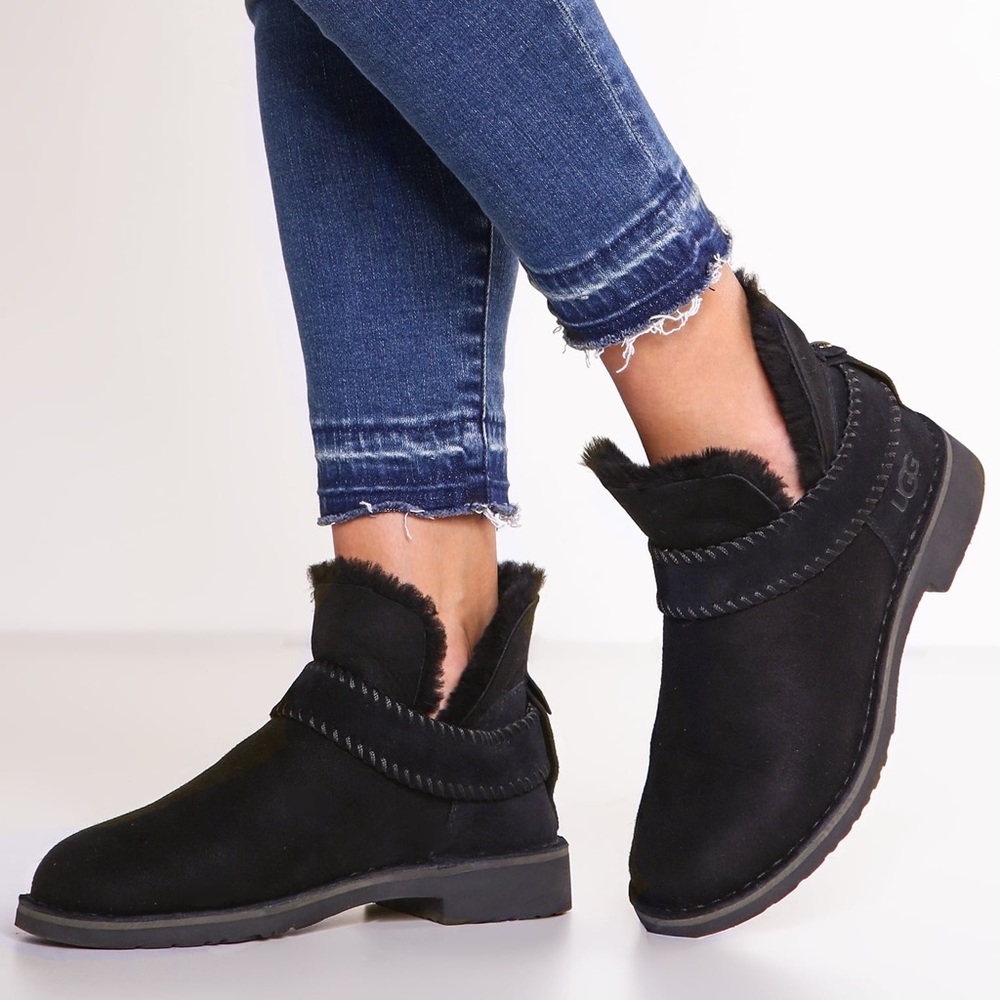 Ugg black short boot/bootie McKay size 8